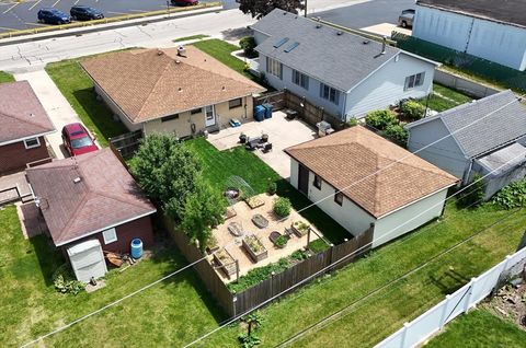 Tiny photo for 1609 Oakland Avenue, Crest Hill, IL 60403 (MLS # 12658021)