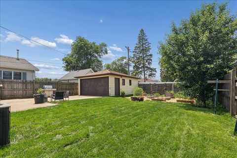Tiny photo for 1609 Oakland Avenue, Crest Hill, IL 60403 (MLS # 12658021)