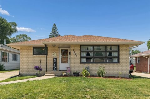 Photo of 1609 Oakland Avenue, Crest Hill, IL 60403 (MLS # 12658021)