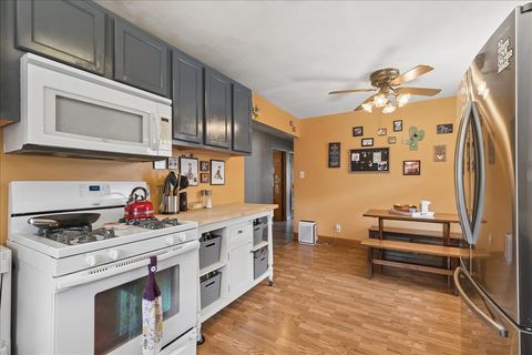 Tiny photo for 1609 Oakland Avenue, Crest Hill, IL 60403 (MLS # 12658021)