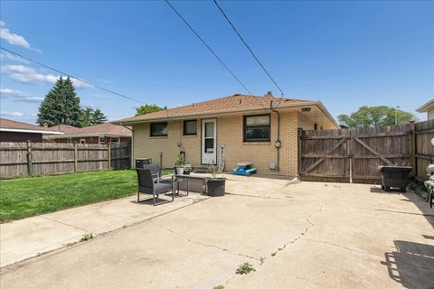 Tiny photo for 1609 Oakland Avenue, Crest Hill, IL 60403 (MLS # 12658021)