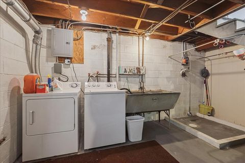 Tiny photo for 1609 Oakland Avenue, Crest Hill, IL 60403 (MLS # 12658021)