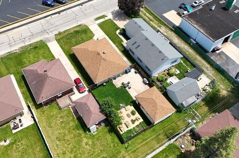 Tiny photo for 1609 Oakland Avenue, Crest Hill, IL 60403 (MLS # 12658021)
