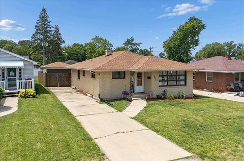 Tiny photo for 1609 Oakland Avenue, Crest Hill, IL 60403 (MLS # 12658021)