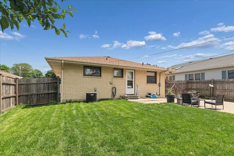 Tiny photo for 1609 Oakland Avenue, Crest Hill, IL 60403 (MLS # 12658021)