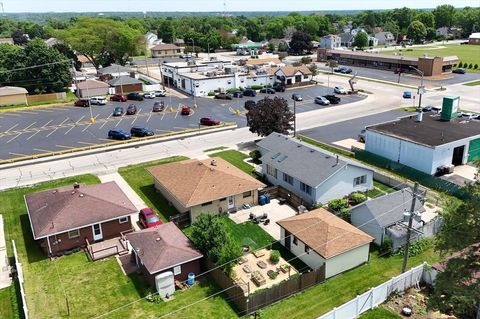 Tiny photo for 1609 Oakland Avenue, Crest Hill, IL 60403 (MLS # 12658021)