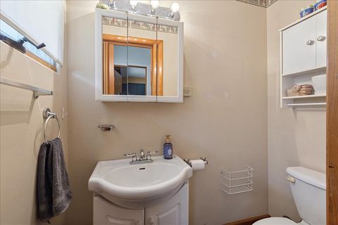 Tiny photo for 1609 Oakland Avenue, Crest Hill, IL 60403 (MLS # 12658021)