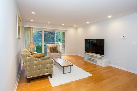 Tiny photo for 925 Spring Hill Drive #311, Northbrook, IL 60062 (MLS # 12681444)
