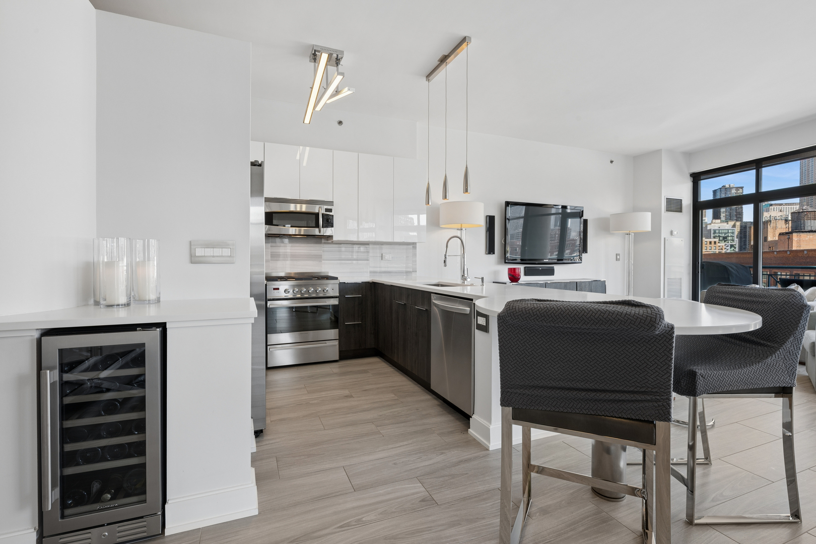 340 W Superior Street 805