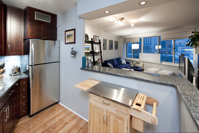 211 E Ohio Street 815