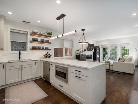 Tiny photo for 3541 N Wilton Avenue #2, Chicago, IL 60657 (MLS # 12462093)