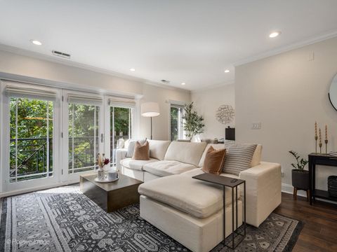 Tiny photo for 3541 N Wilton Avenue #2, Chicago, IL 60657 (MLS # 12462093)
