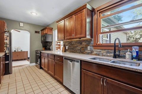 Tiny photo for 2610 Jersey Ridge Road, Davenport, IA 52803 (MLS # 12789568)