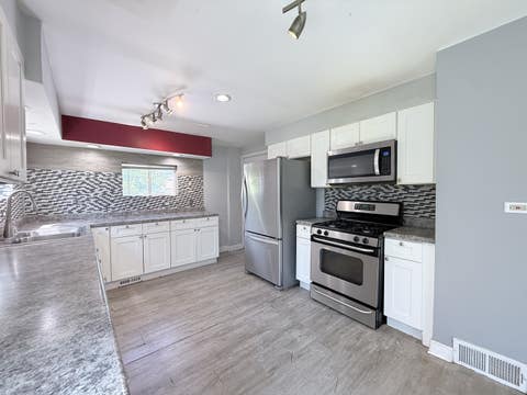 Tiny photo for 1426 W 112th Place, Chicago, IL 60643 (MLS # 12704377)