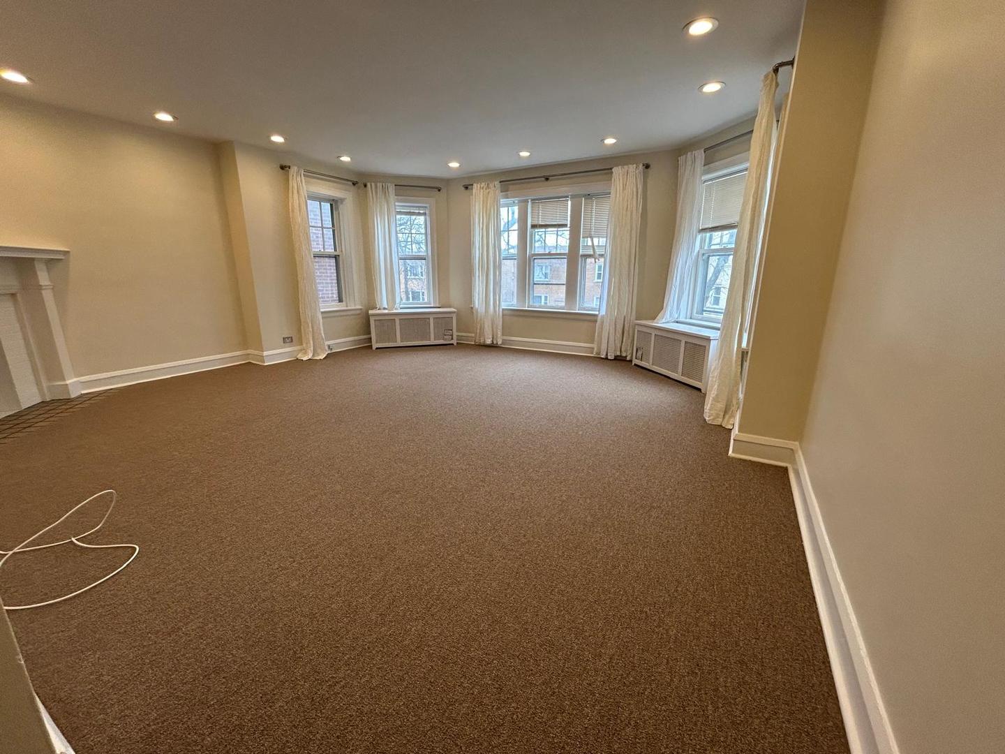 6332 N Francisco Avenue 2