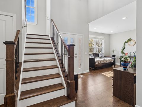 Tiny photo for 622 Oxford Court, Lindenhurst, IL 60046 (MLS # 12580364)