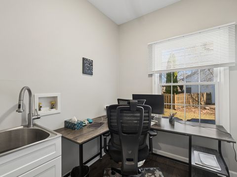 Tiny photo for 622 Oxford Court, Lindenhurst, IL 60046 (MLS # 12580364)