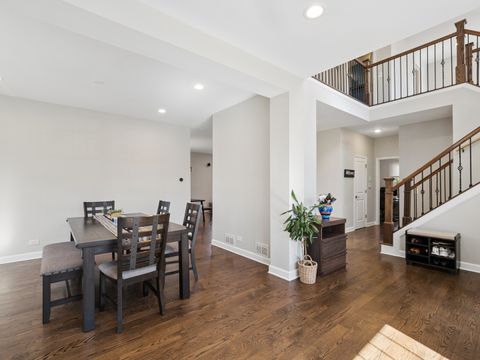 Tiny photo for 622 Oxford Court, Lindenhurst, IL 60046 (MLS # 12580364)