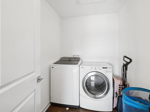 Tiny photo for 622 Oxford Court, Lindenhurst, IL 60046 (MLS # 12580364)