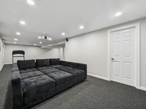 Tiny photo for 622 Oxford Court, Lindenhurst, IL 60046 (MLS # 12580364)