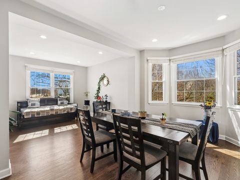 Tiny photo for 622 Oxford Court, Lindenhurst, IL 60046 (MLS # 12580364)