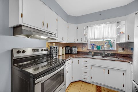 Tiny photo for 1551 Balmoral Avenue #1551, Westchester, IL 60154 (MLS # 12686900)