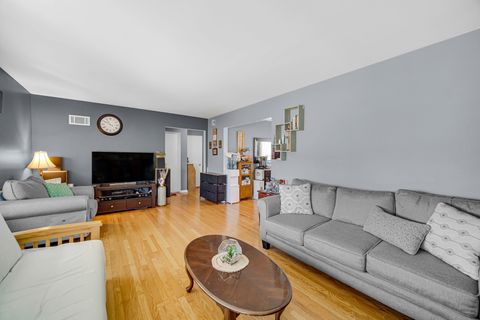 Tiny photo for 1551 Balmoral Avenue #1551, Westchester, IL 60154 (MLS # 12686900)