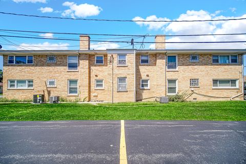 Tiny photo for 1551 Balmoral Avenue #1551, Westchester, IL 60154 (MLS # 12686900)