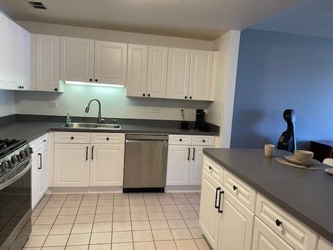 Tiny photo for 875 E 22nd Street #204, Lombard, IL 60148 (MLS # 12565554)