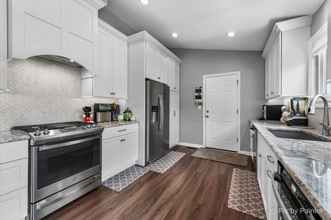 Tiny photo for Naperville, IL 60565 (MLS # 12617117)