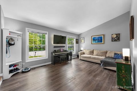 Tiny photo for Naperville, IL 60565 (MLS # 12617117)