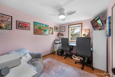 Tiny photo for Naperville, IL 60565 (MLS # 12617117)