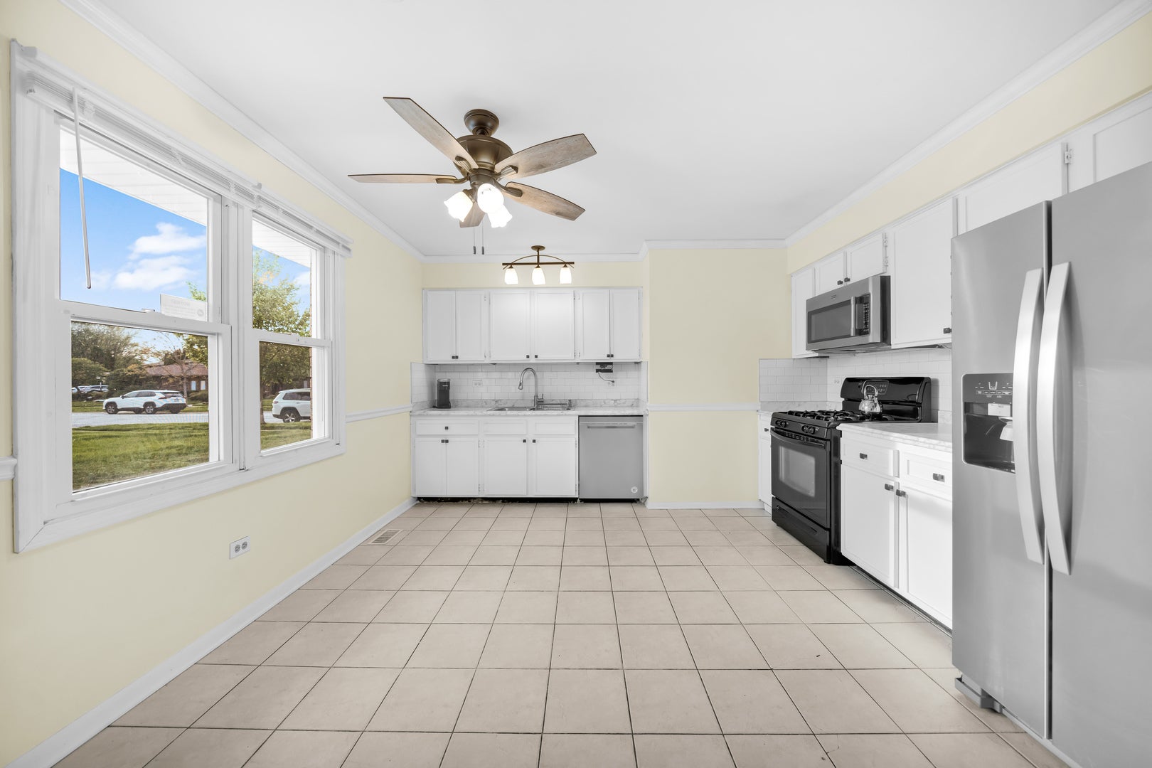 5911 W 125th Place