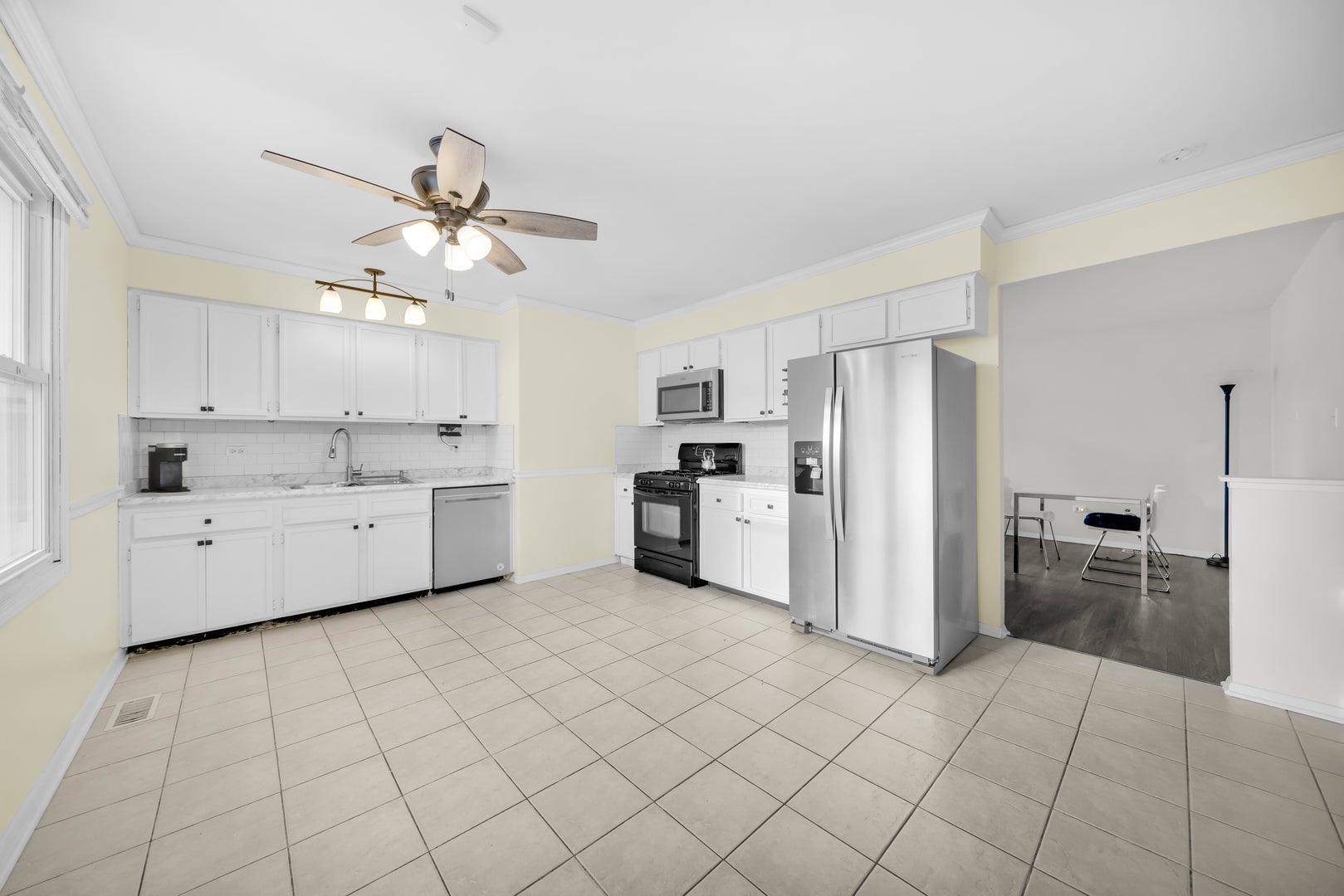 5911 W 125th Place