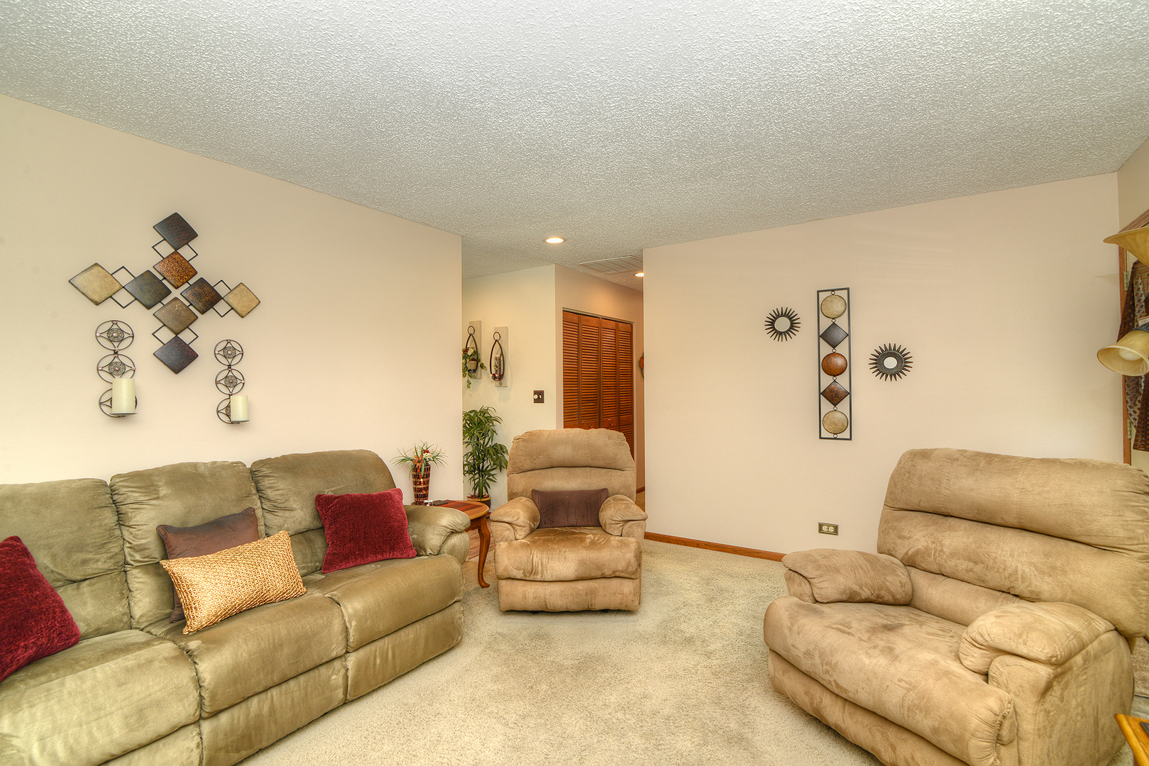 4585 Zeppelin Drive