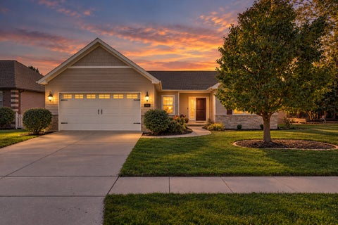 Photo of 1913 E 58th Street, Davenport, IA 52807 (MLS # 12778152)