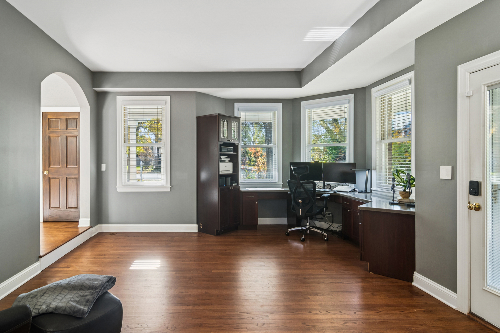 848 W Kenilworth Avenue