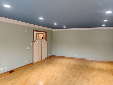 Tiny photo for 17w120 Woodland Avenue, Bensenville, IL 60106 (MLS # 12464194)