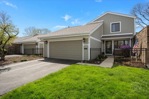 2122 Fox Run Wheaton IL 60189