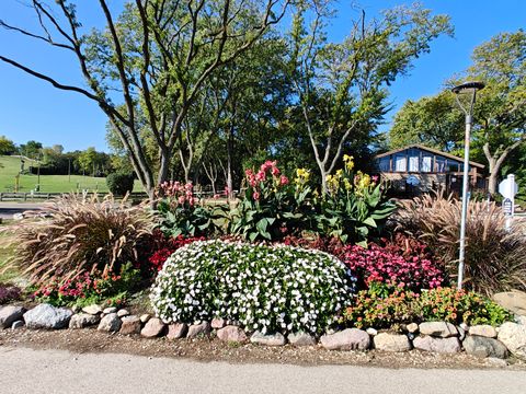 Tiny photo for 5807 Oakwood Drive #C, Lisle, IL 60532 (MLS # 12495195)