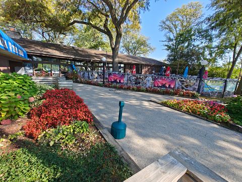 Tiny photo for 5807 Oakwood Drive #C, Lisle, IL 60532 (MLS # 12495195)