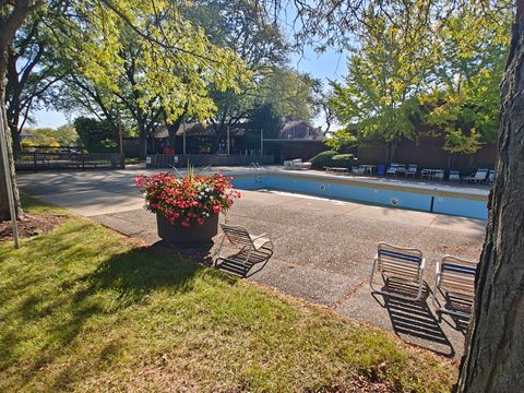 Tiny photo for 5807 Oakwood Drive #C, Lisle, IL 60532 (MLS # 12495195)