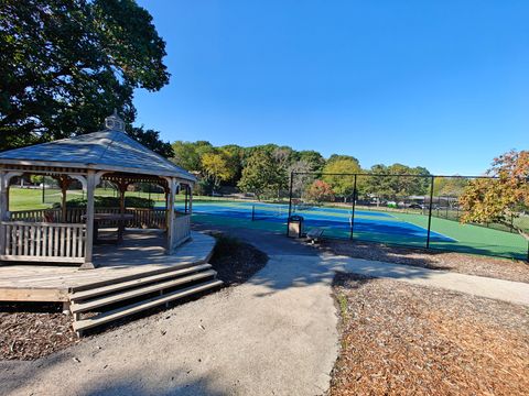 Tiny photo for 5807 Oakwood Drive #C, Lisle, IL 60532 (MLS # 12495195)