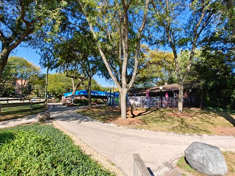 Tiny photo for 5807 Oakwood Drive #C, Lisle, IL 60532 (MLS # 12495195)