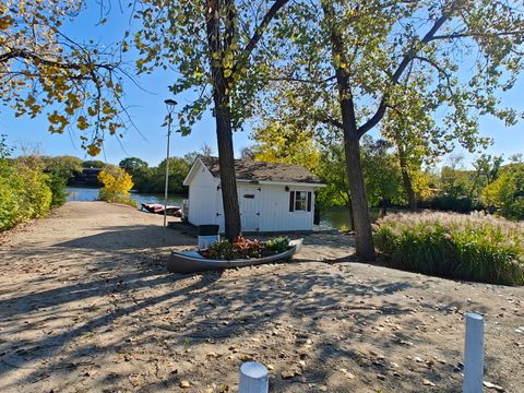 Tiny photo for 5807 Oakwood Drive #C, Lisle, IL 60532 (MLS # 12495195)