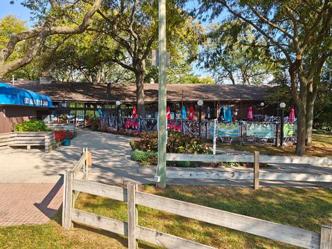 Tiny photo for 5807 Oakwood Drive #C, Lisle, IL 60532 (MLS # 12495195)