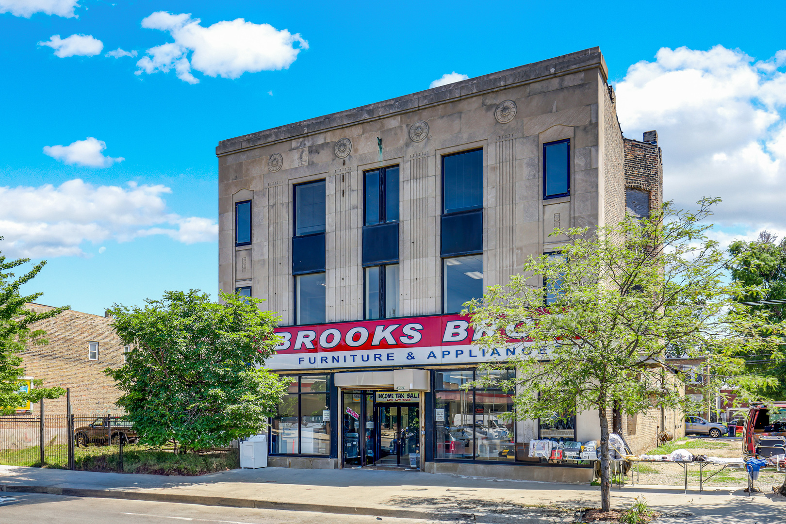 4231 W Madison Street