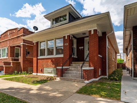 Photo of 2234 Gunderson Avenue, Berwyn, IL 60402 (MLS # 12752433)