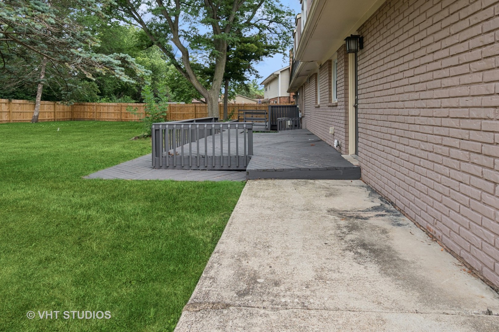 1516 Scott Crescent