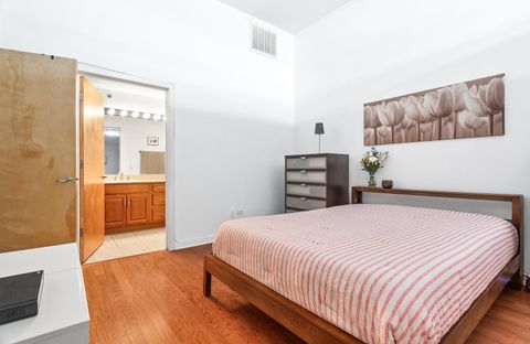 Tiny photo for 1224 W VAN BUREN Avenue #822, Chicago, IL 60607 (MLS # 12631334)